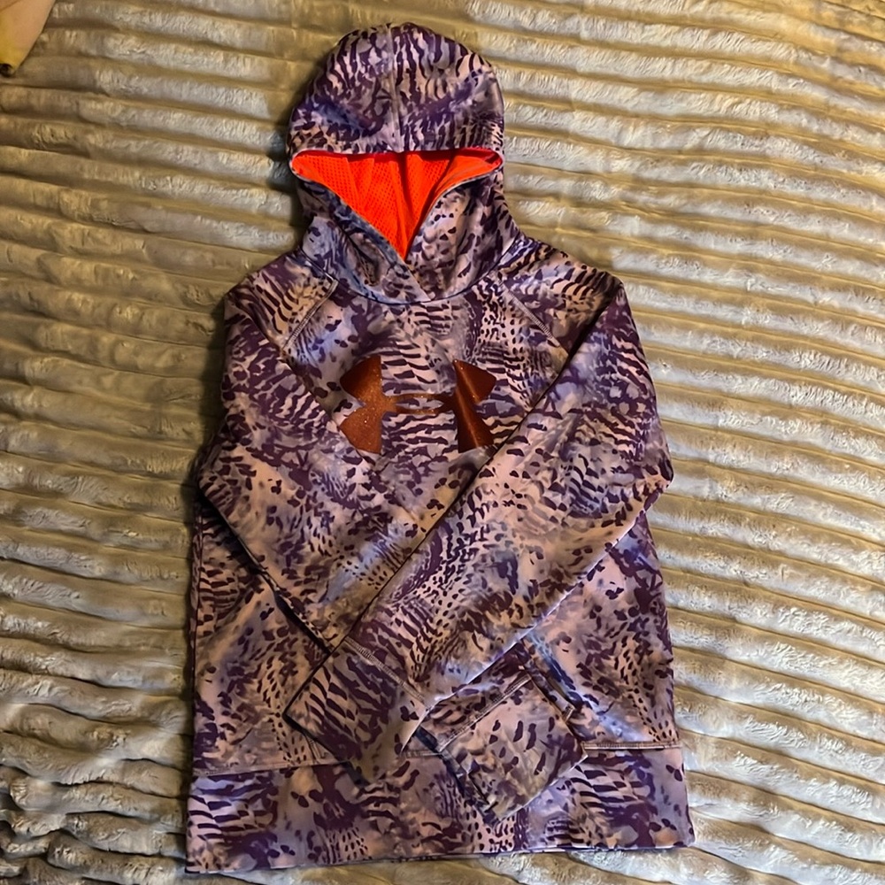 Girl’s Under Armour Sweatshirt